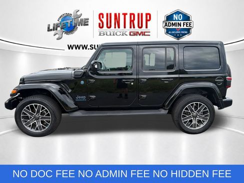 Used 2023 Jeep Wrangler Unlimited Sahara AWD/4WD image 2