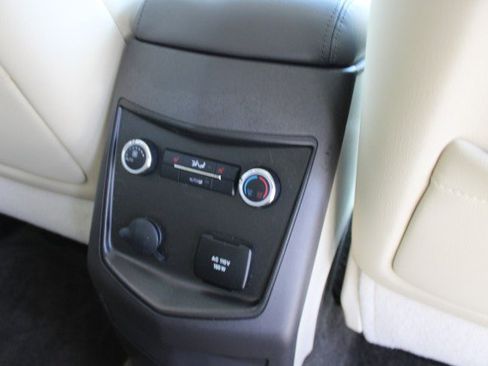 Used 2018 Lincoln MKT AWD w/ Technology Package image 29