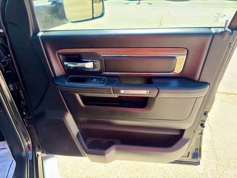 Used 2018 RAM 3500 Laramie image 32