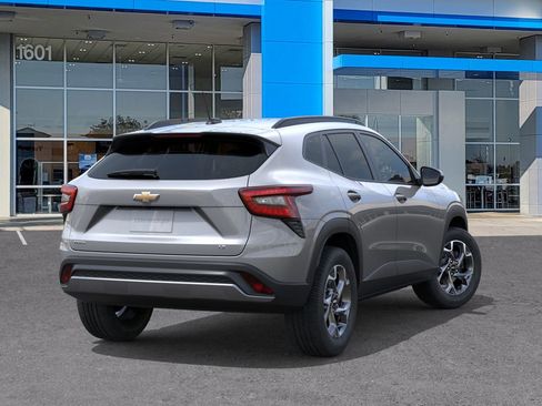 New 2026 Chevrolet Trax LT image 4