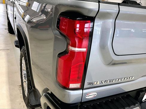 Used 2024 Chevrolet Silverado 2500 High Country w/ High Country Premium Package image 32