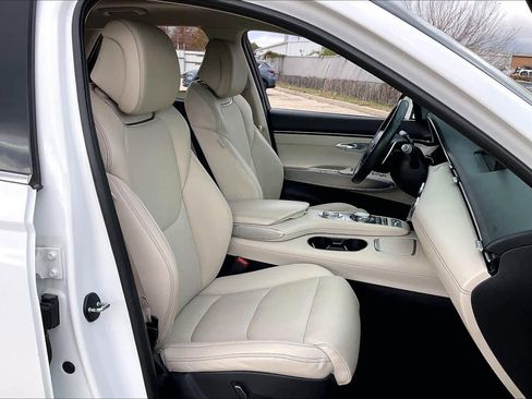 Used 2022 Genesis GV70 2.5T w/ Select Package image 8