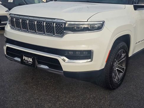 Used 2023 Jeep Grand Wagoneer 4WD image 11