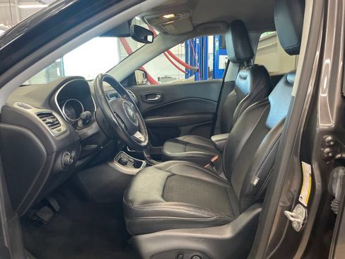 Used 2018 Jeep Compass Latitude w/ Popular Equipment Group AWD/4WD image 15