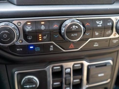 Used 2023 Jeep Wrangler Unlimited w/ Cold Weather Group AWD/4WD image 29
