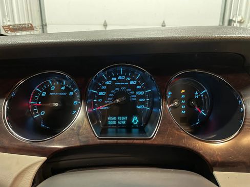 Used 2010 Ford Taurus SEL image 25