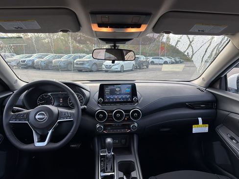 New 2025 Nissan Sentra SV image 27