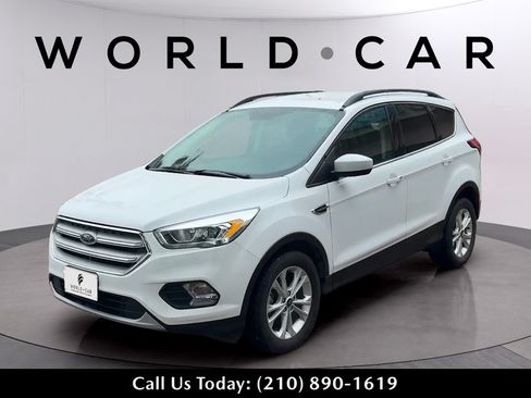 Used 2019 Ford Escape SEL FWD image 3
