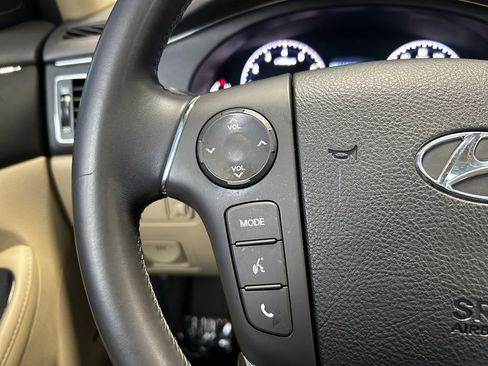 Used 2011 Hyundai Genesis 4.6 image 25