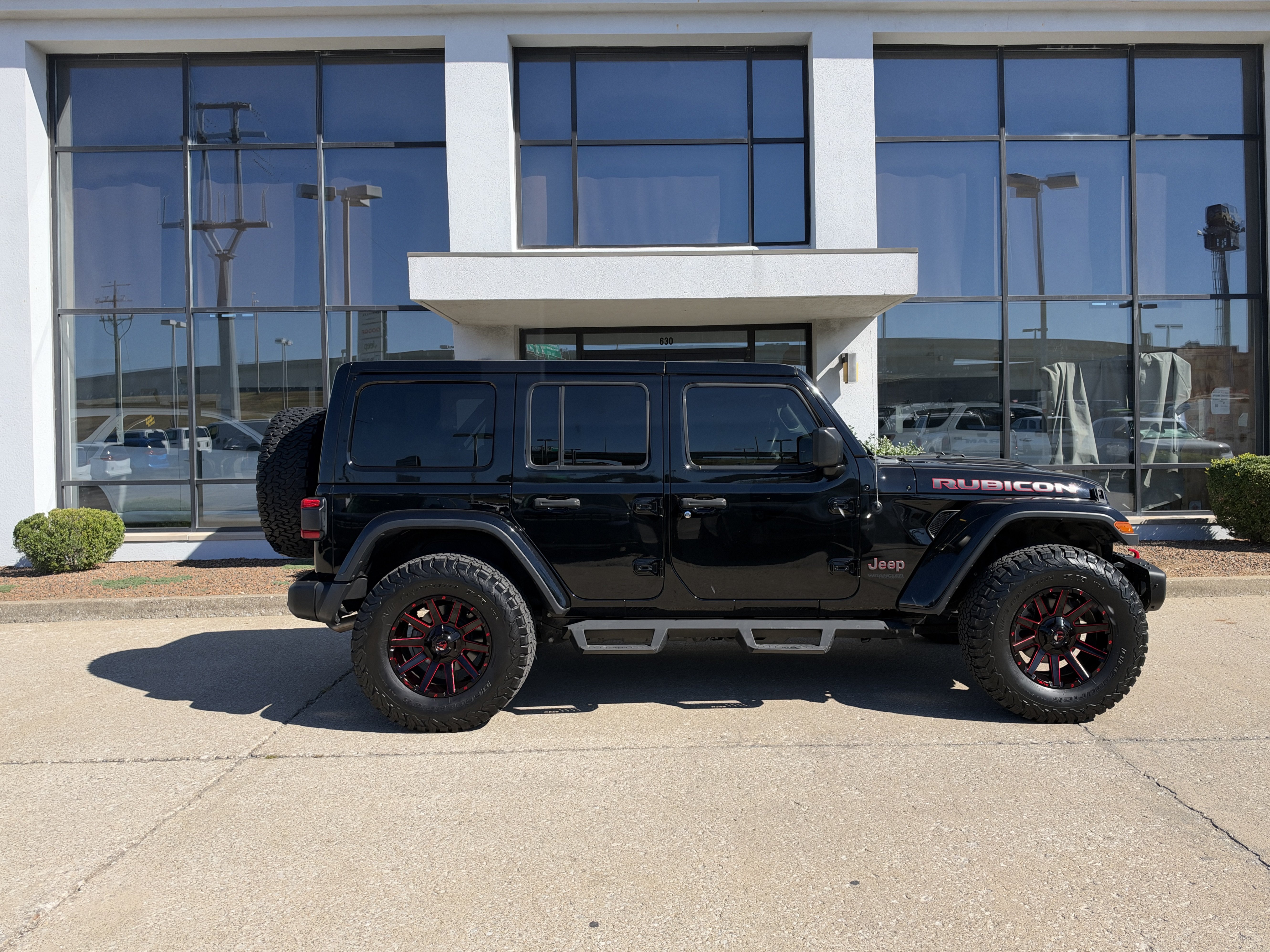 Used 2021 Jeep Wrangler Unlimited Rubicon AWD/4WD image 3