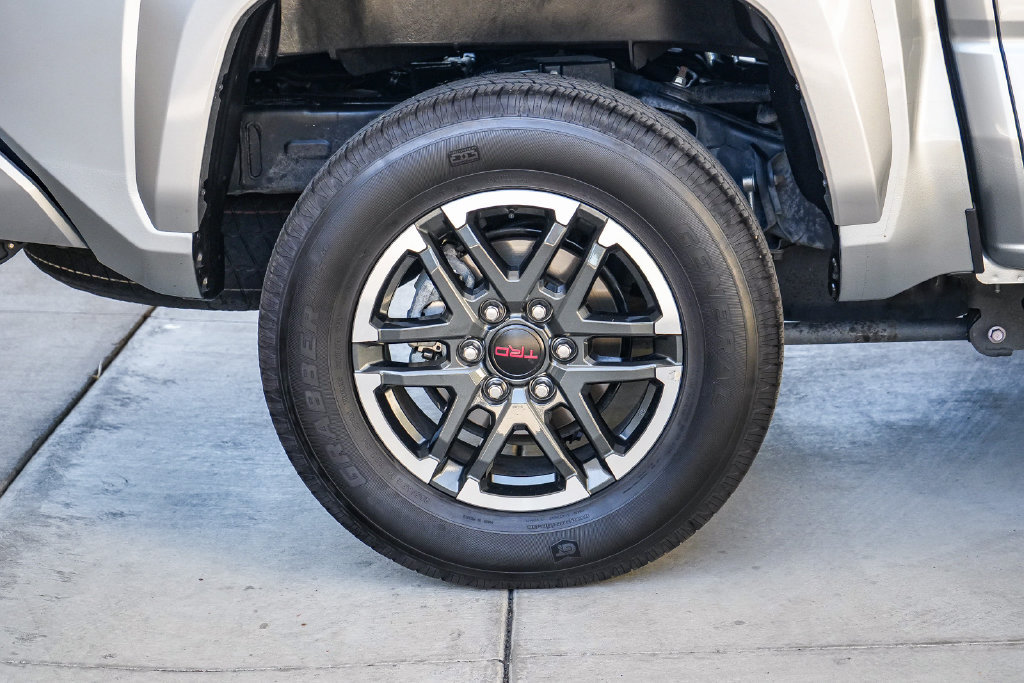 Used 2025 Toyota Tacoma TRD Sport AWD/4WD image 12