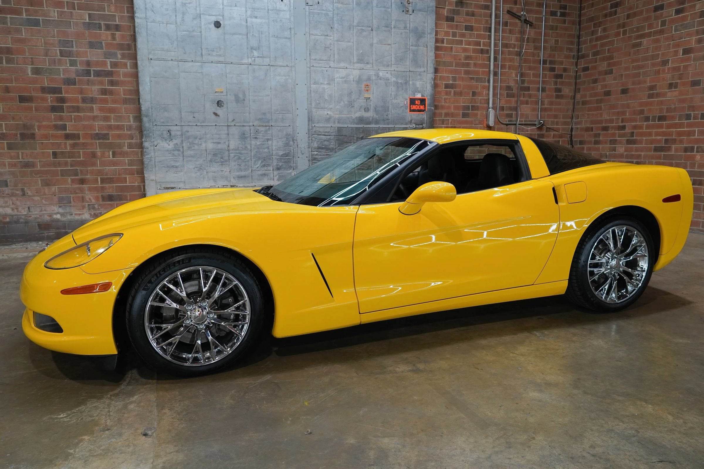 Used 2012 Chevrolet Corvette Coupe w/ Roof Package RWD image 7