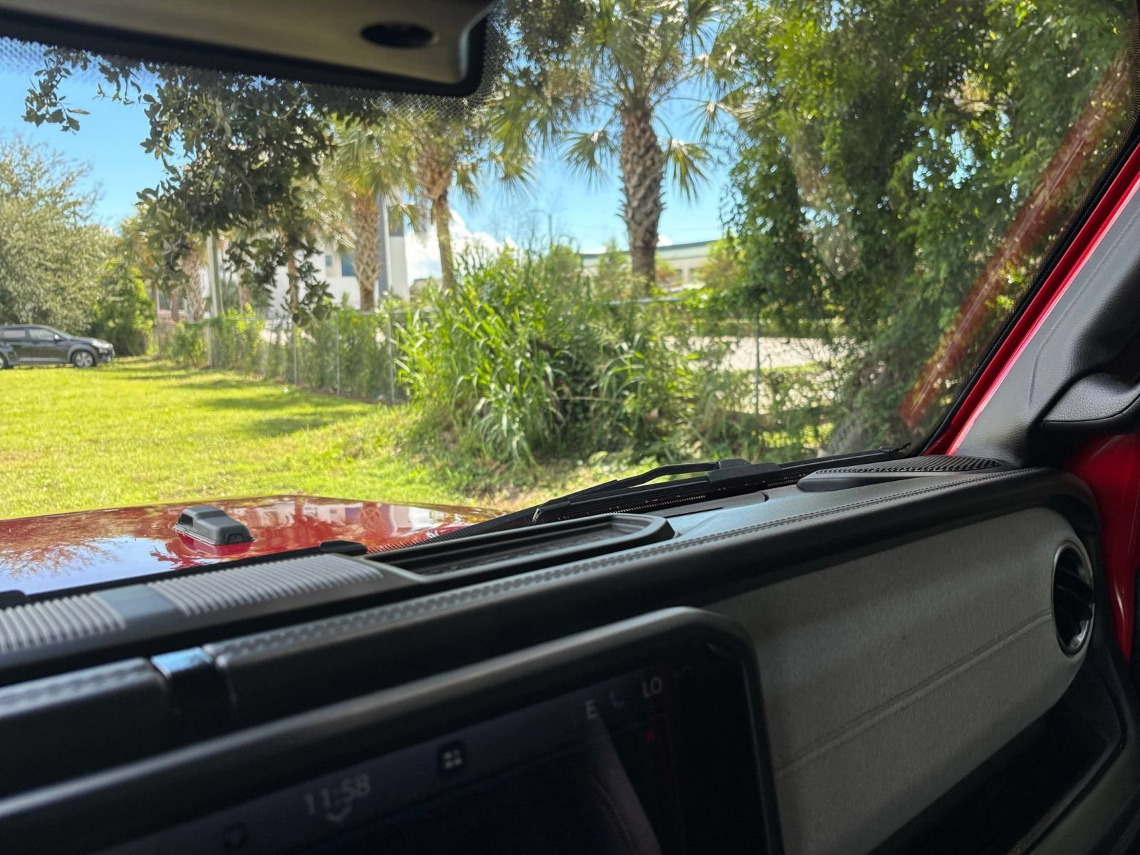 Used 2025 Jeep Wrangler Unlimited Sahara AWD/4WD image 36
