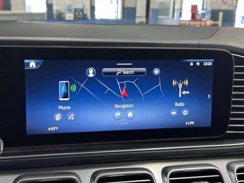 Used 2025 Mercedes-Benz GLS 450 4MATIC image 33