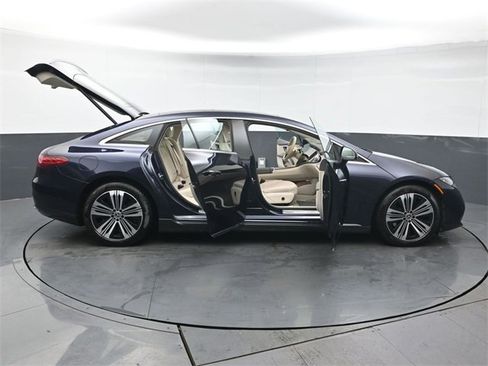 Used 2022 Mercedes-Benz EQS 580 4MATIC Sedan image 54