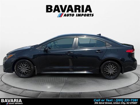 Used 2020 Toyota Corolla SE FWD image 2