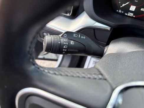 Used 2018 Volvo XC60 T5 Momentum w/ Vision Package image 28