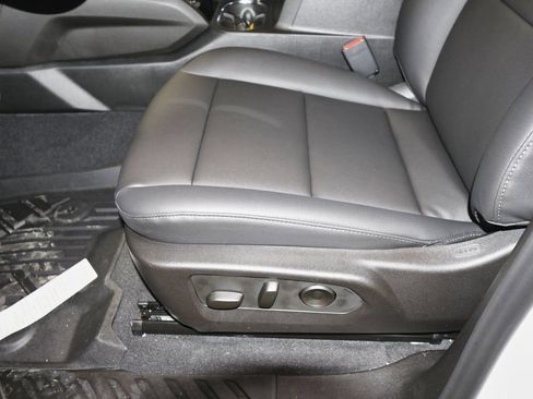 New 2026 GMC Canyon Elevation w/ Convenience Package image 6