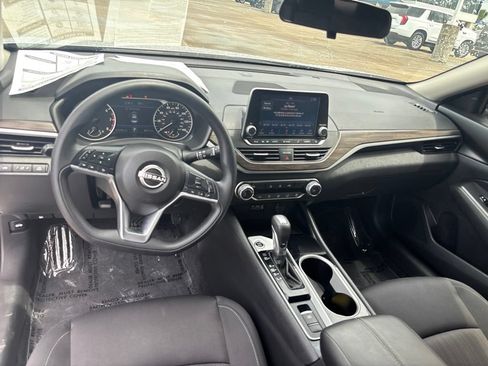 Used 2024 Nissan Altima 2.5 SV AWD/4WD image 20