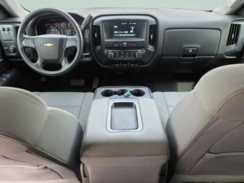 Used 2018 Chevrolet Silverado 1500 Custom w/ Custom Value Package RWD image 15