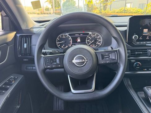 Certified 2025 Nissan Pathfinder S FWD image 14