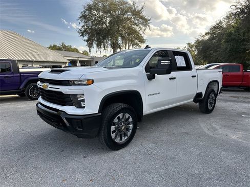 Used 2024 Chevrolet Silverado 2500 Custom w/ Custom Convenience Package image 2