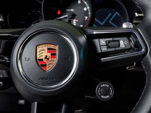 Certified 2026 Porsche Macan AWD/4WD image 19