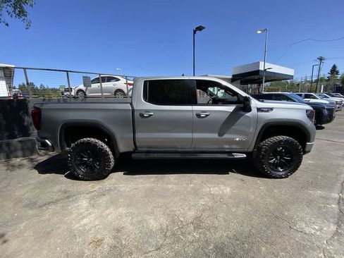 Used 2024 GMC Sierra 1500 AT4 w/ Technology Package AWD/4WD image 7