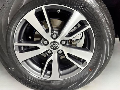 Used 2017 Toyota RAV4 XLE w/ Plus Special Value Package FWD image 29