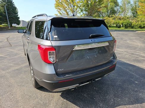 Used 2023 Ford Explorer XLT w/ Equipment Group 202A AWD/4WD image 3