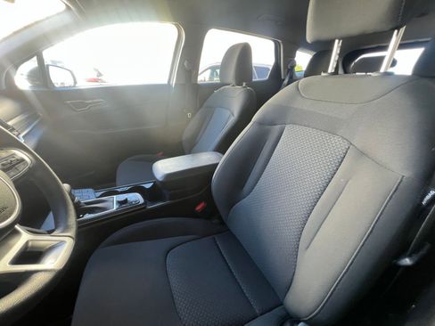 Used 2025 Kia Sportage LX image 36