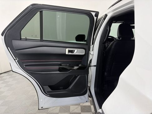 Certified 2023 Ford Explorer ST-Line w/ Class IV Trailer Tow Package AWD/4WD image 12