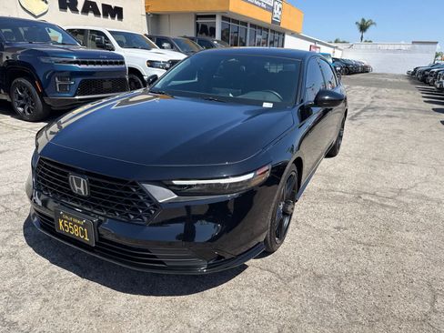 Used 2025 Honda Accord Sport image 1