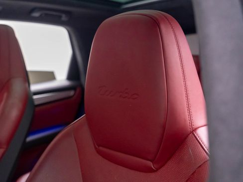 Certified 2019 Porsche Cayenne Turbo AWD/4WD image 19