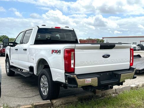 Used 2024 Ford F250 XLT w/ FX4 Off-Road Package AWD/4WD image 4