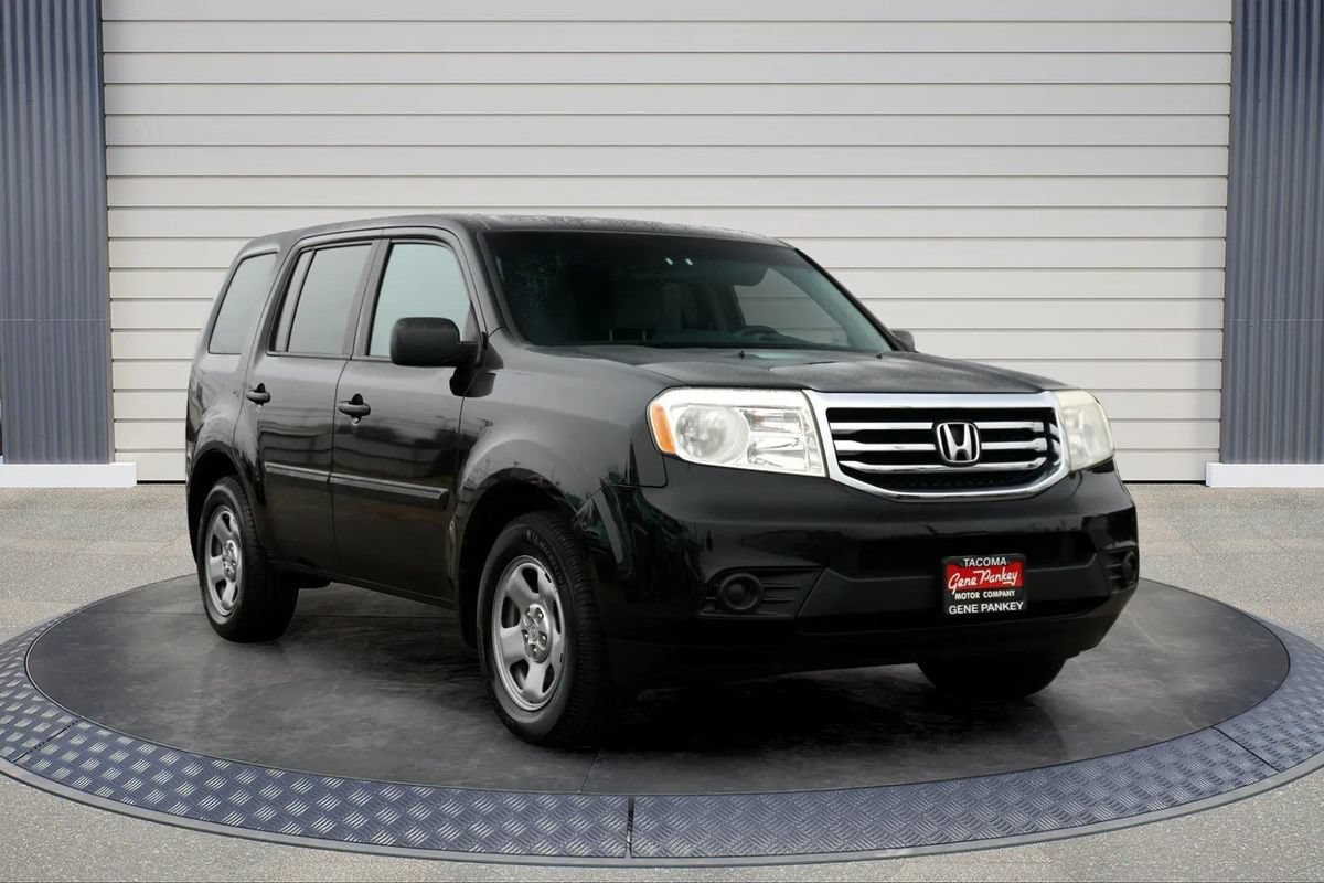 Used 2015 Honda Pilot LX image 1