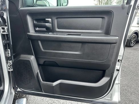 Used 2018 RAM 3500 Tradesman w/ Chrome Appearance Group image 16