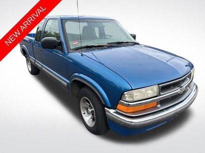 Used 2001 Chevrolet S10 Pickup LS w/ Preferred Equipment Group