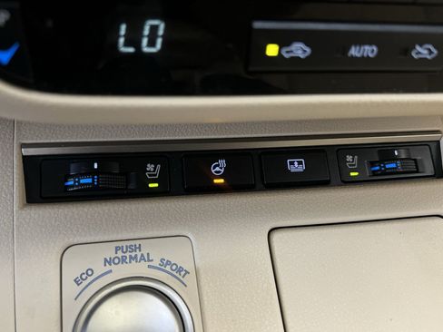 Used 2013 Lexus ES 350 w/ Luxury Pkg FWD image 33