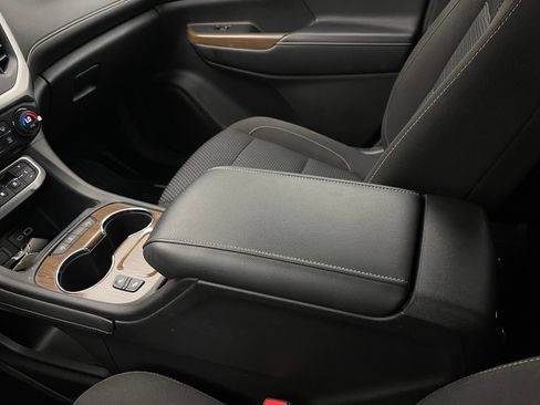 Used 2020 GMC Acadia SLE w/ Driver Convenience Package FWD image 28