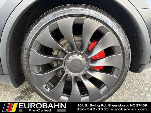 Used 2023 Tesla Model Y Performance image 33