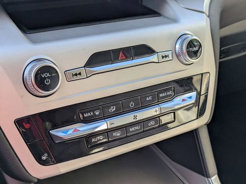 Used 2024 Ford Explorer XLT w/ Equipment Group 202A image 22