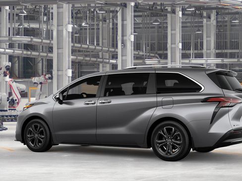 New 2026 Toyota Sienna Platinum image 5