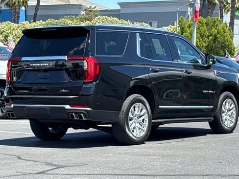 Used 2025 GMC Yukon Denali AWD/4WD image 5