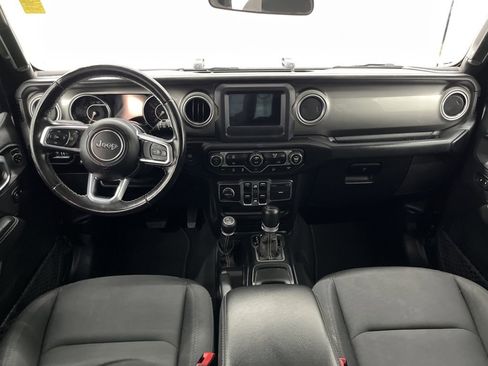 Used 2020 Jeep Wrangler Unlimited Sahara image 21