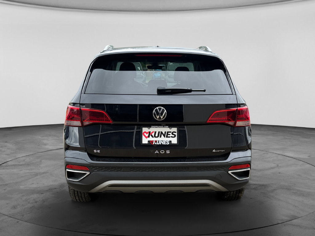 Used 2024 Volkswagen Taos SE AWD/4WD image 8