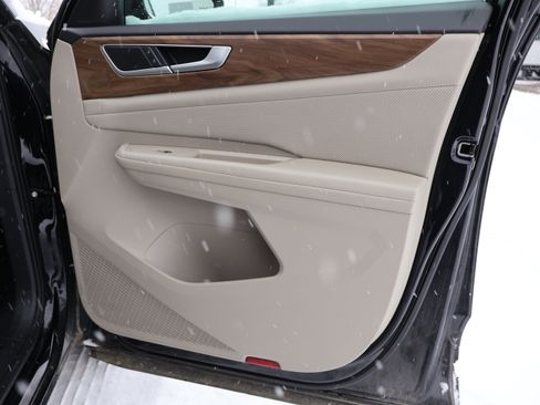 Used 2024 Volkswagen Atlas SE image 9