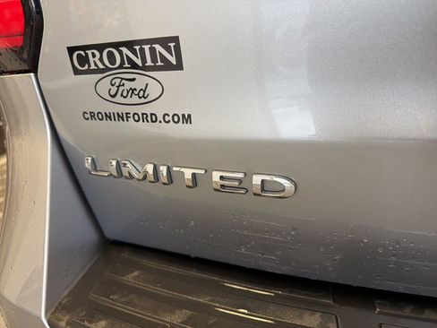 Used 2024 Ford Expedition Limited AWD/4WD image 8