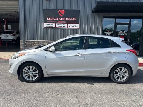 Used 2014 Hyundai Elantra GT FWD image 2