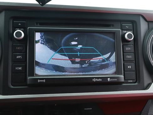 Used 2017 Toyota Tacoma SR5 w/ Tow Package RWD image 20